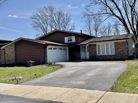 5125 Imperial Dr, Richton Park, IL 60471