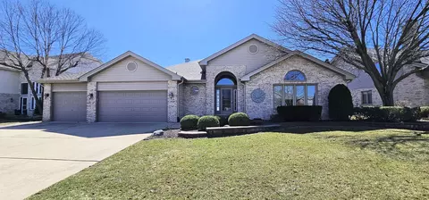 1459 Hillcrest Ln, Woodridge, IL 60517