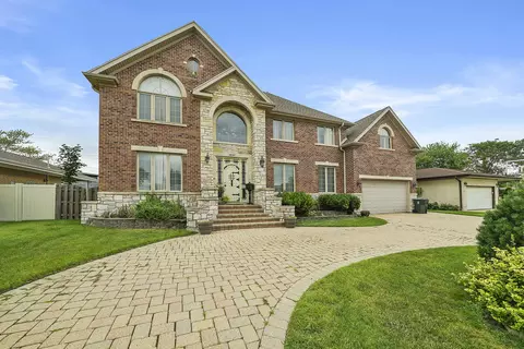8110 W Balmoral Ave, Chicago, IL 60656