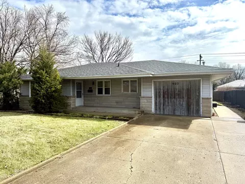902 N Larkin Ave, Joliet, IL 60435