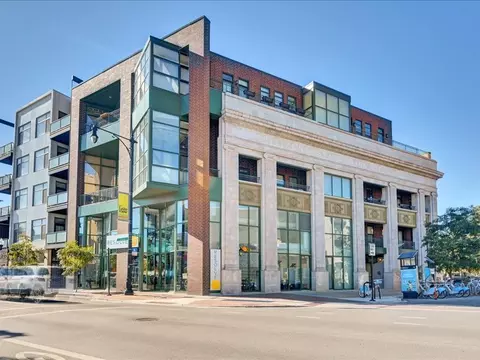 1623 W Melrose St #302, Chicago, IL 60657