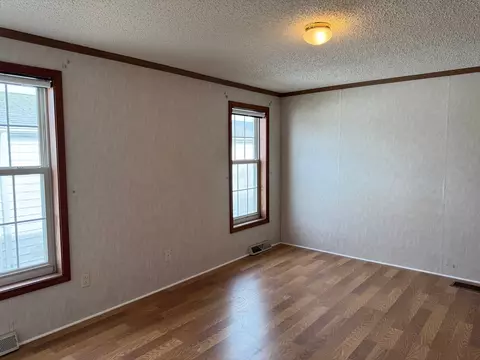 Living - 652 Mohawk Trl, Marengo, IL 60152 photo 3 of 4