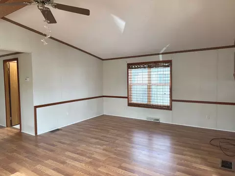 Living - 652 Mohawk Trl, Marengo, IL 60152 photo 1 of 4
