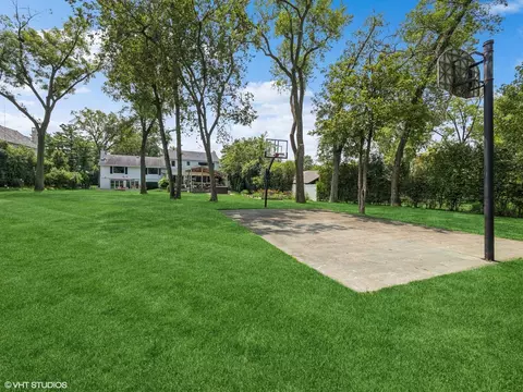 1136 Longvalley Rd, Glenview, IL 60025 photo 2
