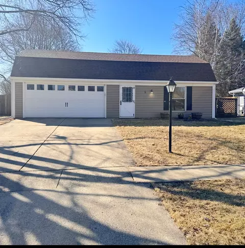 5 Shermead Rd, Montgomery, IL 60538