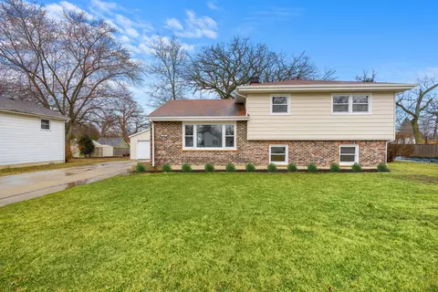 607 Geddes Ave, Winthrop Harbor, IL 60096