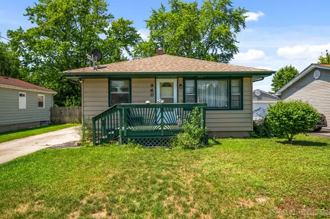 960 Assell Ave, Aurora, IL 60505