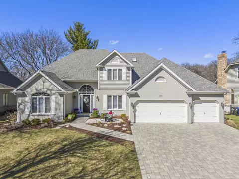 715 Spindletree Ave, Naperville, IL 60565