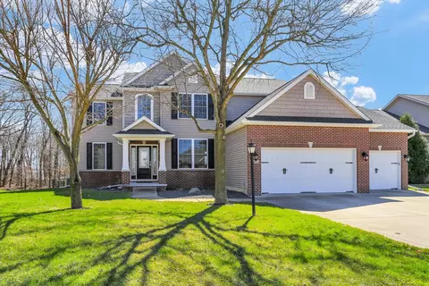 1205 White Oak Rd, Mahomet, IL 61853
