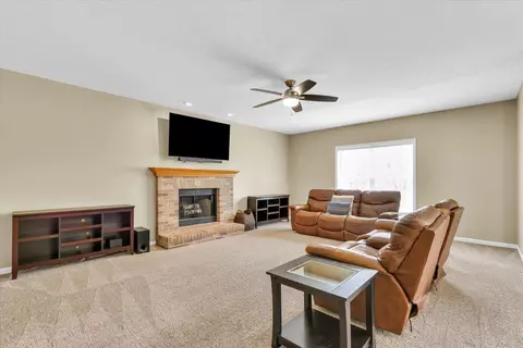 3407 Weeping Cherry Ct, Champaign, IL 61822 photo 6