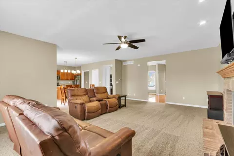 3407 Weeping Cherry Ct, Champaign, IL 61822 photo 8