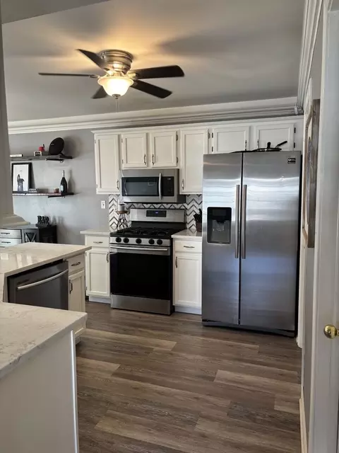 Kitchen - 1265 Silk Oak Ln, Bartlett, IL 60103 photo 2 of 3