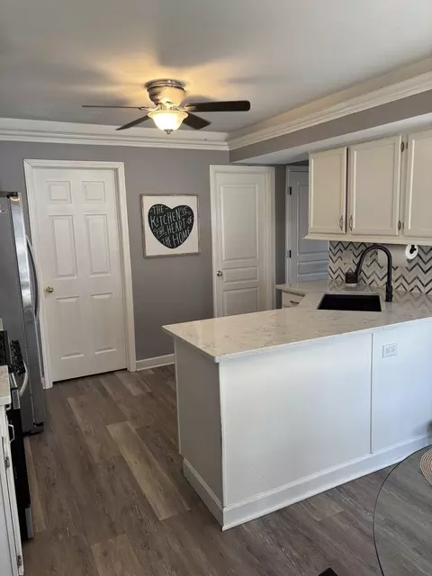 Kitchen - 1265 Silk Oak Ln, Bartlett, IL 60103 photo 1 of 3