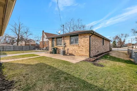 Exterior - 3307 Bernice Rd, Lansing, IL 60438 photo 2 of 2