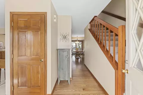 Entry Way - 1239 Windemere Ave, Naperville, IL 60564 photo 2 of 3
