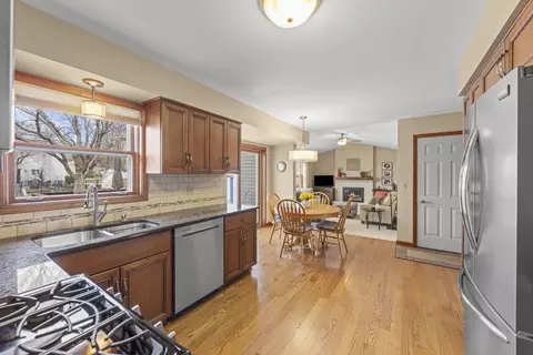 Kitchen - 1239 Windemere Ave, Naperville, IL 60564 photo 1 of 4