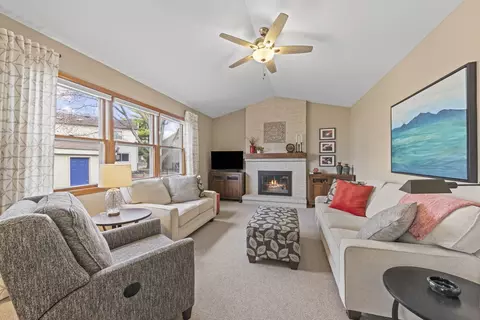 Living - 1239 Windemere Ave, Naperville, IL 60564 photo 2 of 3