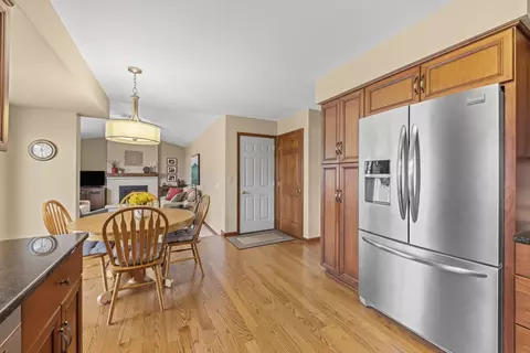 Kitchen - 1239 Windemere Ave, Naperville, IL 60564 photo 2 of 4