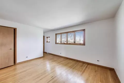 1513 E Lowden Ln, Mount Prospect, IL 60056 photo 11