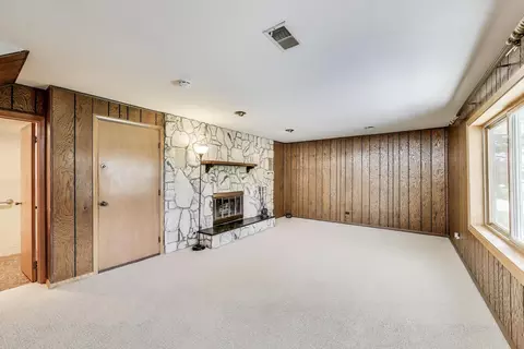 1513 E Lowden Ln, Mount Prospect, IL 60056 photo 10