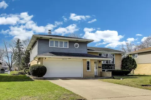 1513 E Lowden Ln, Mount Prospect, IL 60056