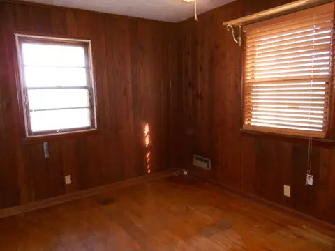 Bedroom - 506 E 8th St, Minonk, IL 61760 photo 4 of 5