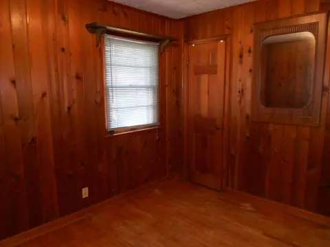 Bedroom - 506 E 8th St, Minonk, IL 61760 photo 2 of 5