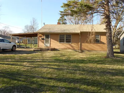 506 E 8th St, Minonk, IL 61760
