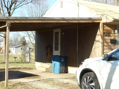 Exterior - 506 E 8th St, Minonk, IL 61760 photo 1 of 3
