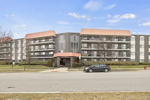 4840 Foster St #311, Skokie, IL 60077