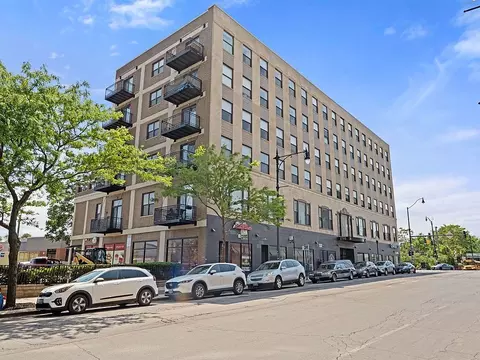 1791 W Howard St #204, Chicago, IL 60626
