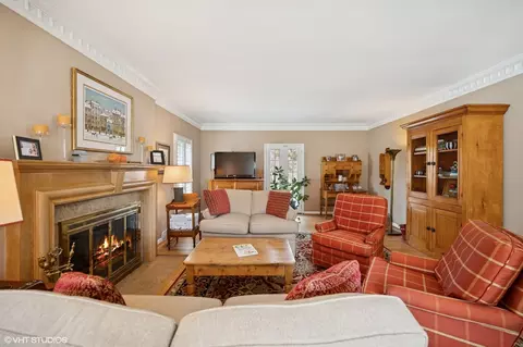 Living - 3045 Payne St, Evanston, IL 60201 photo 2 of 2