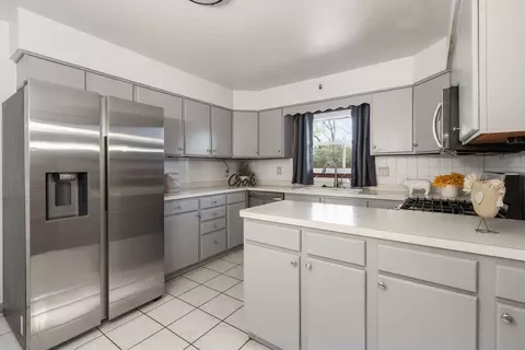 Kitchen - Undisclosed, Aurora, IL 60506 photo 2 of 3