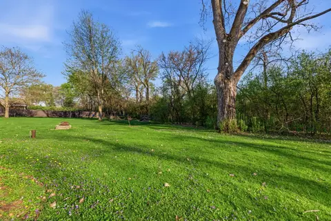 Exterior - Undisclosed, Aurora, IL 60506 photo 5 of 7