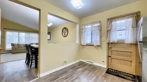 Entry Way - 120 N May St, Addison, IL 60101 photo 1 of 2