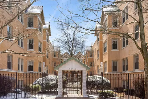 3145 W Palmer Blvd #1, Chicago, IL 60647