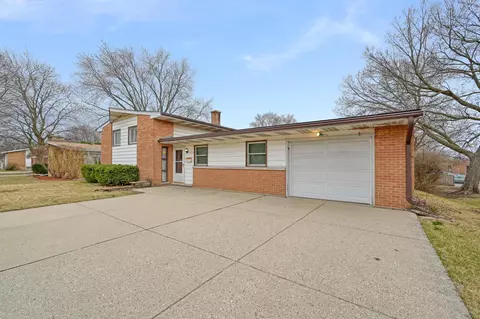 464 N Benton St, Palatine, IL 60067