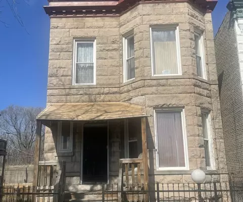 3906 W Fillmore St, Chicago, IL 60624