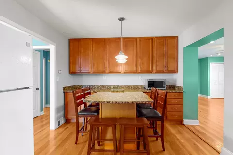 Kitchen - 698 E Prairie Ave, Des Plaines, IL 60016 photo 1 of 4