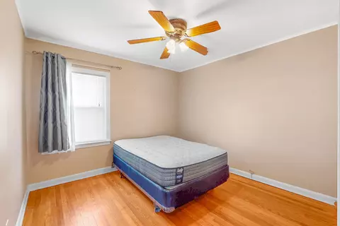 Bedroom - 698 E Prairie Ave, Des Plaines, IL 60016 photo 3 of 4