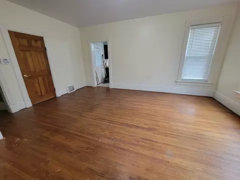 Living - 1016 Post St, Ottawa, IL 61350 photo 4 of 8