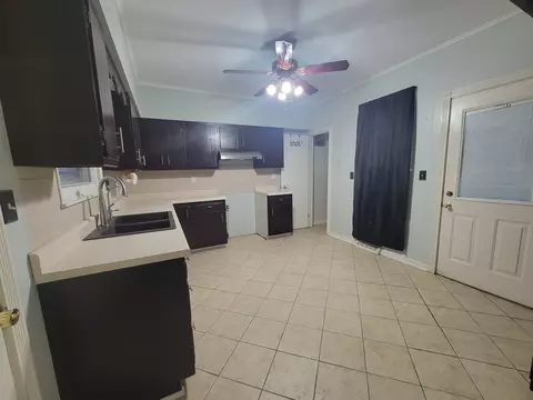 Kitchen - 1016 Post St, Ottawa, IL 61350 photo 2 of 3