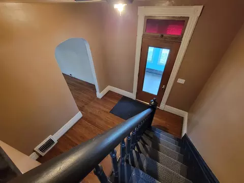 Entry Way - 1016 Post St, Ottawa, IL 61350 photo 3 of 3