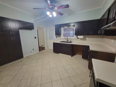 Kitchen - 1016 Post St, Ottawa, IL 61350 photo 3 of 3