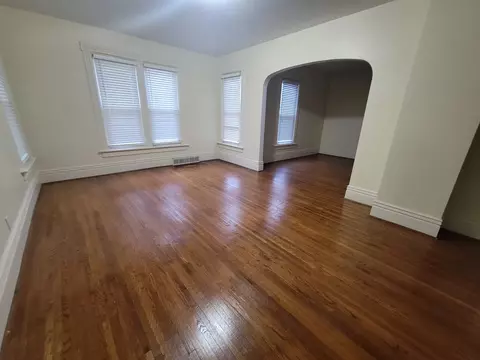 Living - 1016 Post St, Ottawa, IL 61350 photo 7 of 8