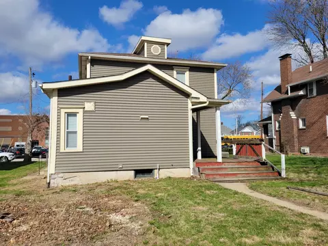 Exterior - 1016 Post St, Ottawa, IL 61350 photo 9 of 12