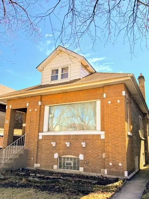 5649 W School St, Chicago, IL 60634