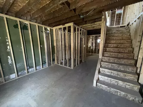 Entry Way - 10757 S Champlain Ave, Chicago, IL 60628 photo 1 of 7