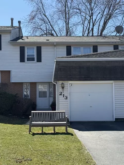 213 Monroe Rd, Bolingbrook, IL 60440