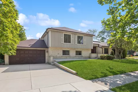 520 Tracy Ter, Des Plaines, IL 60016